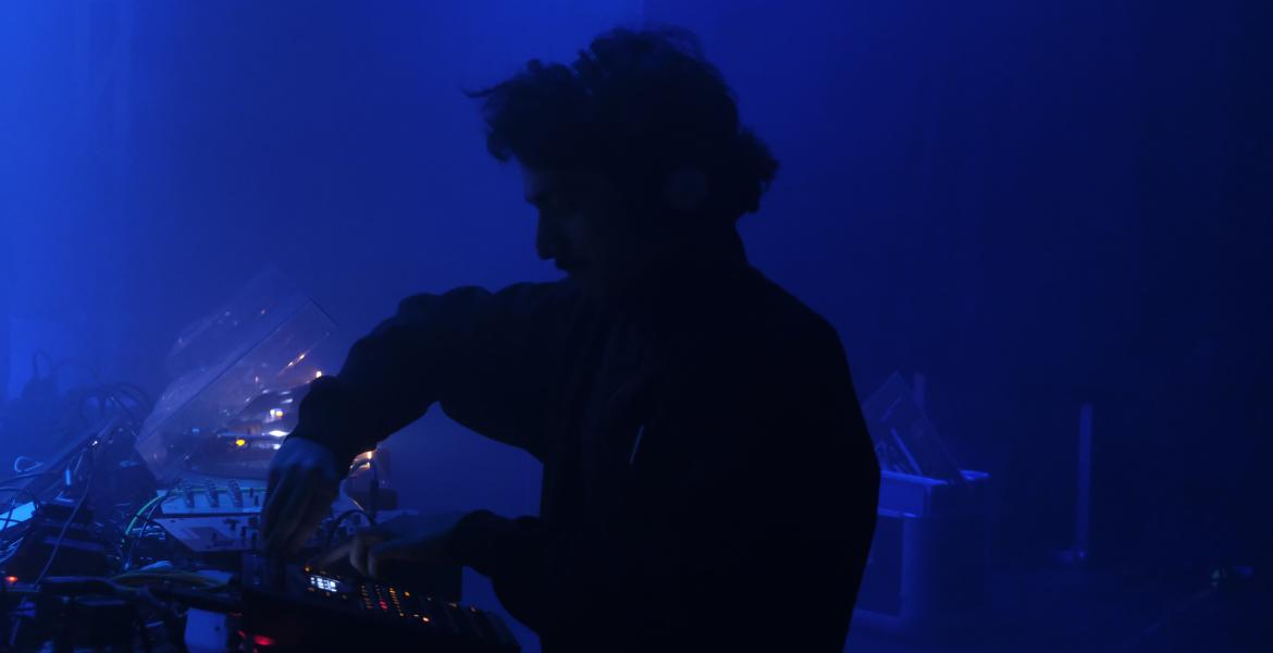 تصویر تبلیغاتی خدمات ایرانیان در هلند